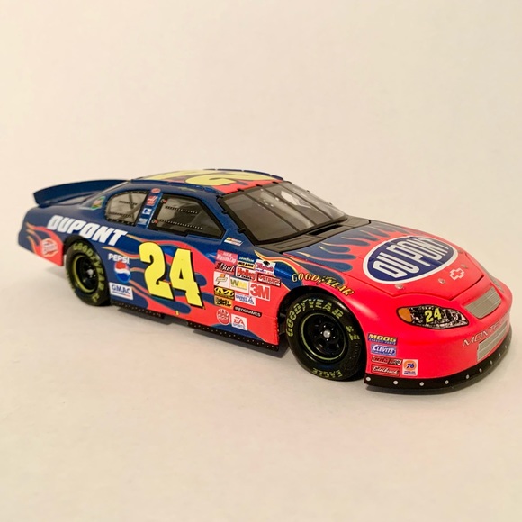 Jeff Gordon NASCAR #24 DuPont 2003 Monte Carlo Diecast Action Racing Stock Car - Picture 1 of 10